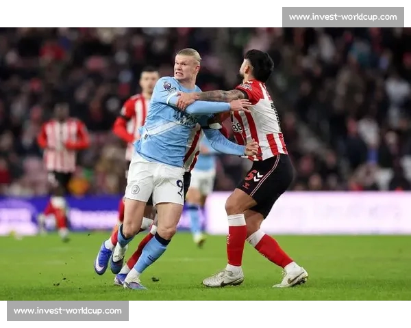 爆笑！曼城新援谢尔基献唱法语说唱，哈兰德领衔众将围观更衣室变欢乐海洋