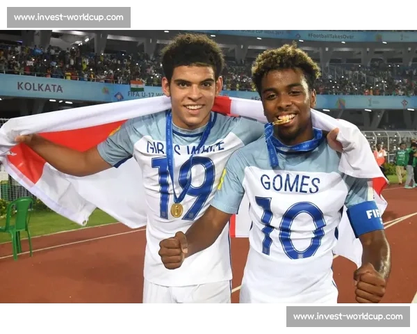 吉布斯 - 怀特科莫湖浪漫求婚 准父母喜迎人生新阶段 吉布斯 - 怀特科莫湖浪漫求婚 准父母喜迎人生新阶段